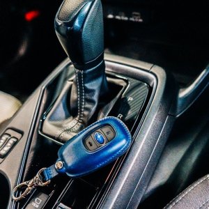 Subaru Ключница из итальянской натуральной кожи FHMY19002902