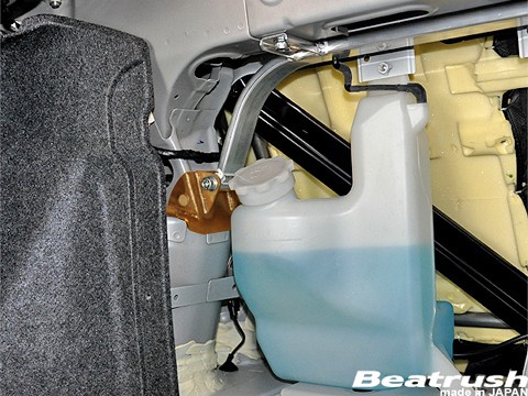 Laile Задняя распорка стоек амортизаторов S83060-RTA