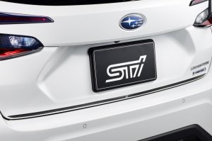 STI Декоративная накладка на заднюю дверь (черная) ST91042G2010