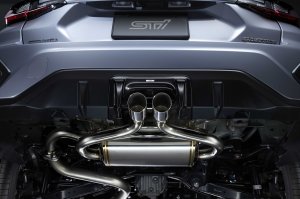 STI Комплект производительного глушителя и декоративной накладки STPKG40G2001