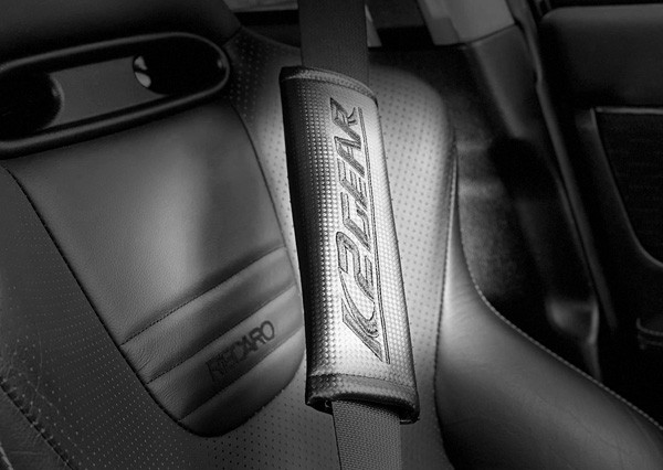 K2GEARロゴ入りシートベルトカバー 2個セット — 写真 5