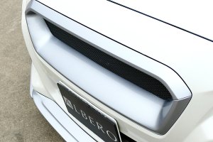 LIBERAL フロントグリル — カーボン仕様（クリア塗装済）（Subaru Levorg VM4用）