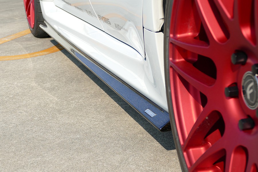 LIBERAL Side Skirts — Unpainted (FRP) for Subaru Levorg VM4 — Photo 2