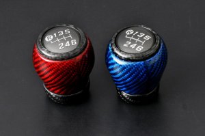 LIBERAL カーボンシフトノブ — カラーカーボン（Subaru BRZ ZC6用）