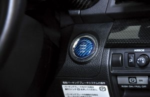 LIBERAL カーボンプッシュスタータースイッチ — ブラックカーボン/シルバーカーボン — 写真 5