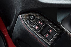 LIBERAL ウインドウスイッチパネル — カラーカーボン（Subaru BRZ ZC6用）