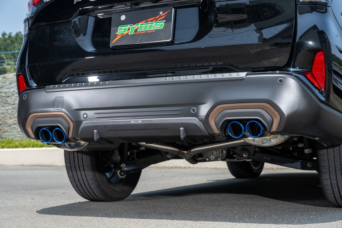 SYMS SL FORESTER
Rear Center Garnish Painted semi-gloss black OEM Y3000SL002 — Photo 2