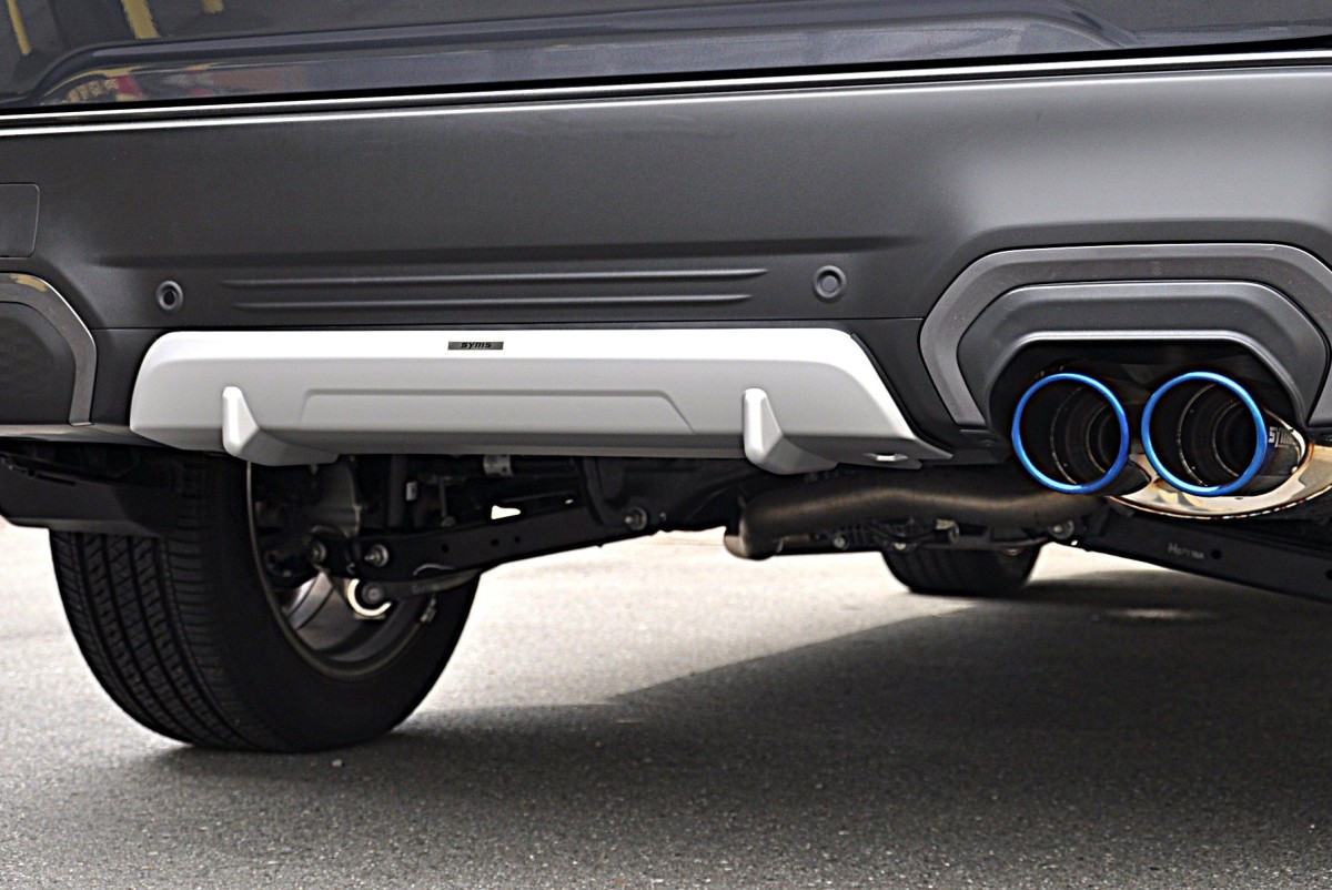 SYMS SL FORESTER
Rear Center Garnish Painted semi-gloss black OEM Y3000SL002 — Photo 4