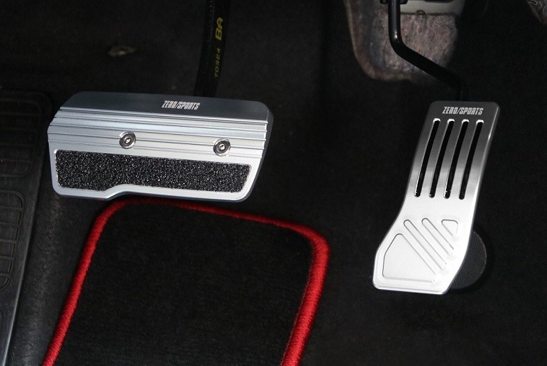 ZERO/SPORTS ブレーキペダル CVT/AT車 OEM 0978003（Subaru Impreza WRX STI GRF用） — 写真 4