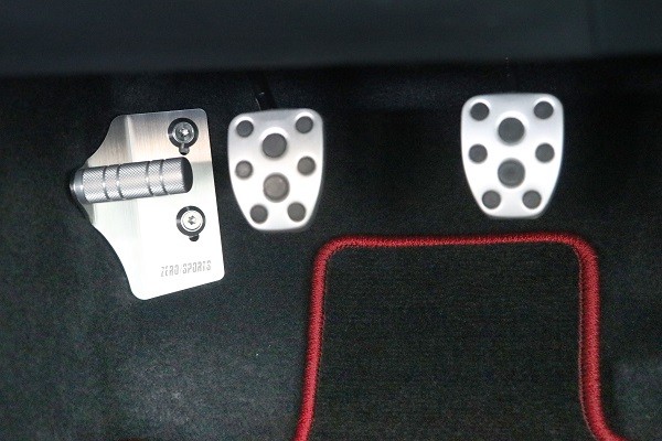 ZERO/SPORTS フットレストバー OEM 0978008（Subaru BRZ ZD8用） — 写真 3