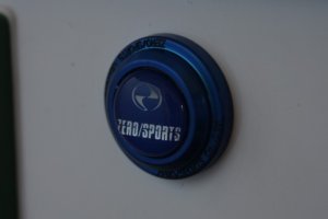 ZERO/SPORTS ライセンスプレートボルト ブルー OEM 1556003 — 2